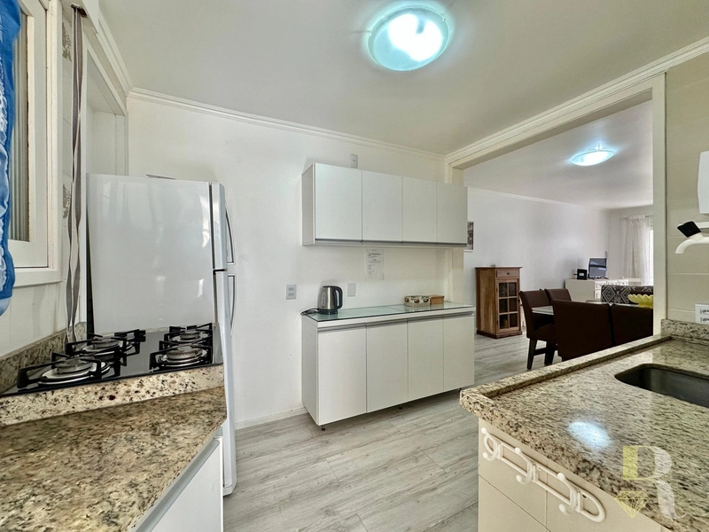 APARTAMENTO COM SACADA DE FRENTE , JUNTO AO MAR NO CORAÇÃO DA CIDADE !: 3ª foto da galeria de imagens do imóvel