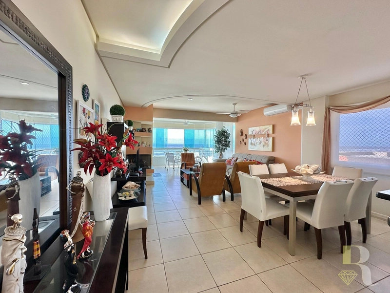 APARTAMENTO BEIRA MAR À VENDA!: 3ª foto da galeria de imagens do imóvel
