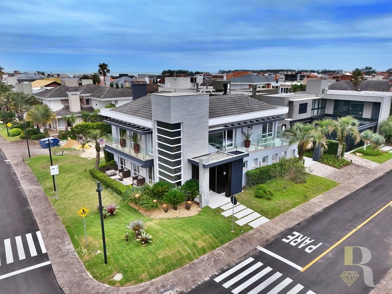Excelente casa de Esquina Cond Beira Mar: 1ª foto da galeria de imagens do imóvel