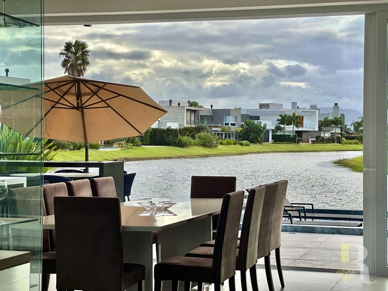 ENSEADA 5 SUÍTES BEIRA LAGO: 11ª foto da galeria de imagens do imóvel