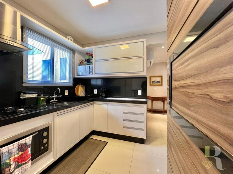 Apartamento com vista mar e praça: 13ª foto da galeria de imagens do imóvel