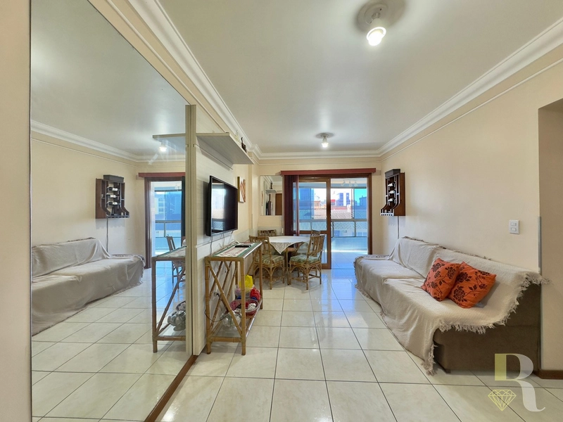APARTAMENTO MOBILIADO SACADA DE FRENTE - AMPLO: 1ª foto da galeria de imagens do imóvel