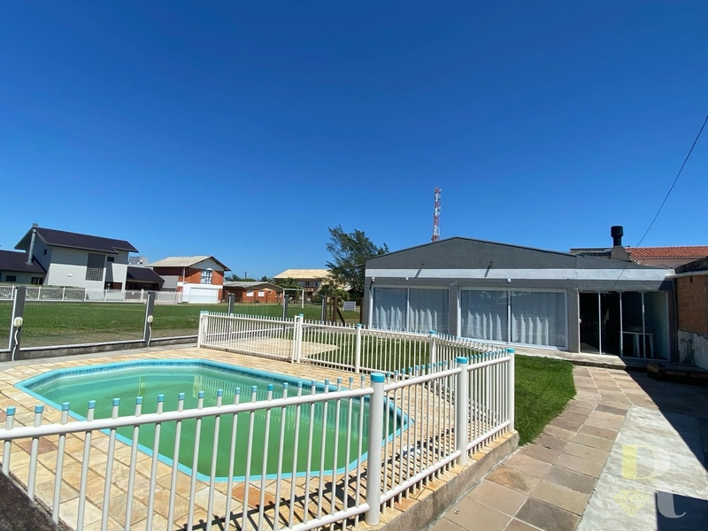 CASA 4 DORMITÓRIOS MOBILIADA COM PISCINA LADO MAR: 3ª foto da galeria de imagens do imóvel