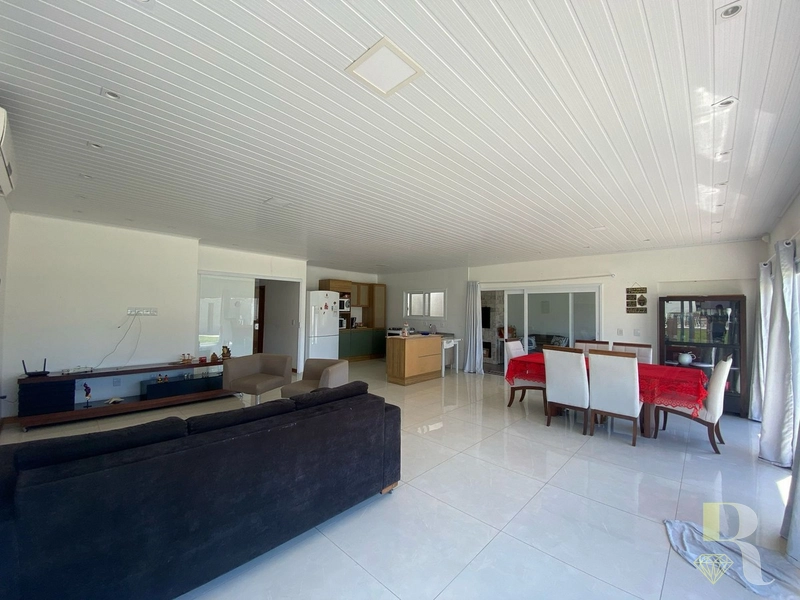 CASA 4 DORMITÓRIOS MOBILIADA COM PISCINA LADO MAR: 4ª foto da galeria de imagens do imóvel