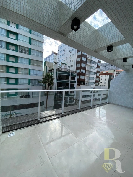 A Poucos metros do mar e de todas conveniências da região: 6ª foto da galeria de imagens do imóvel