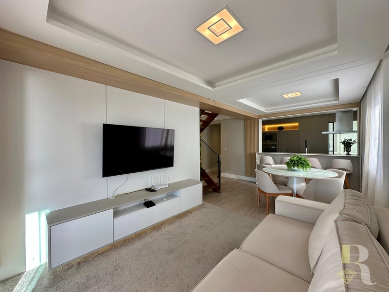 COBERTURA DUPLEX VISTA ETERNA DO MAR FRENTE PARA PRAÇA!: 4ª foto da galeria de imagens do imóvel