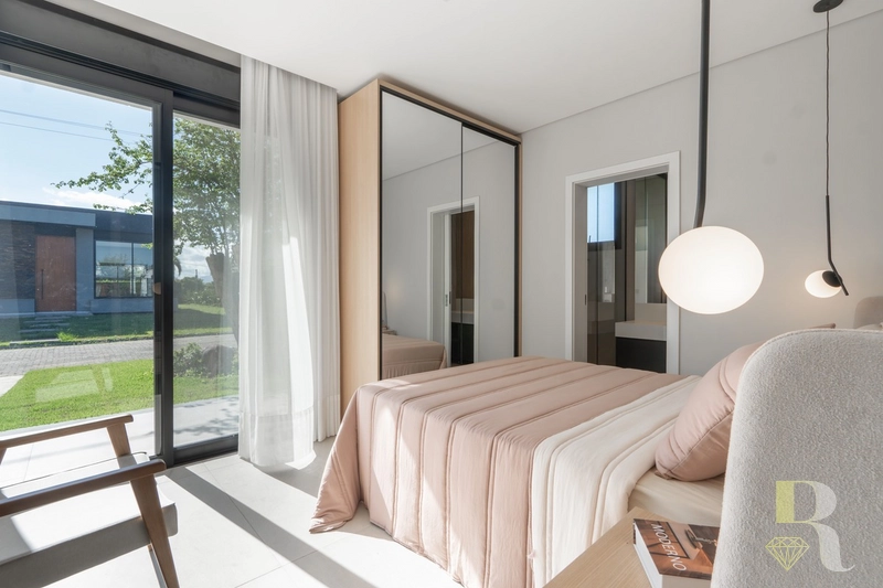 Casa próxima da lagoa, clube náutico, piscinas.: 15ª foto da galeria de imagens do imóvel