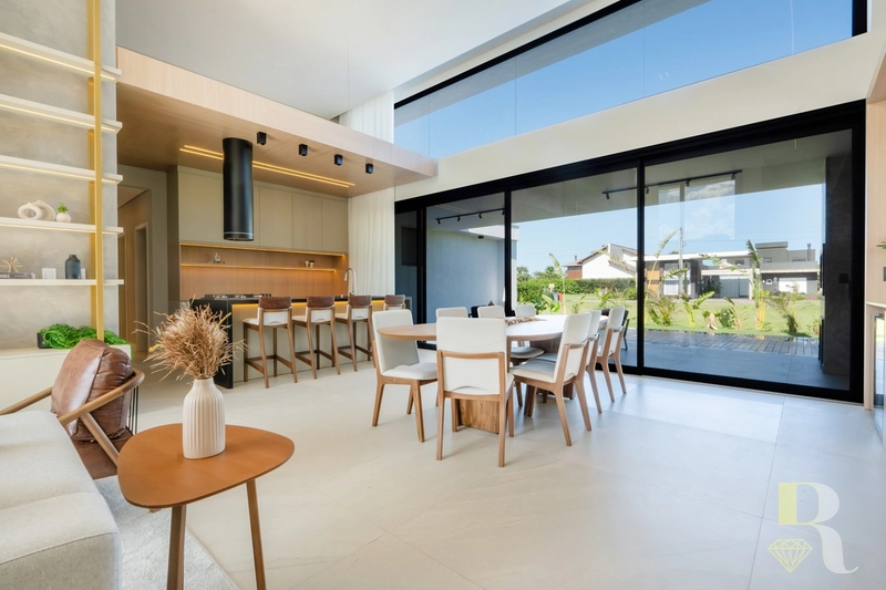 Casa próxima da lagoa, clube náutico, piscinas.: 10ª foto da galeria de imagens do imóvel