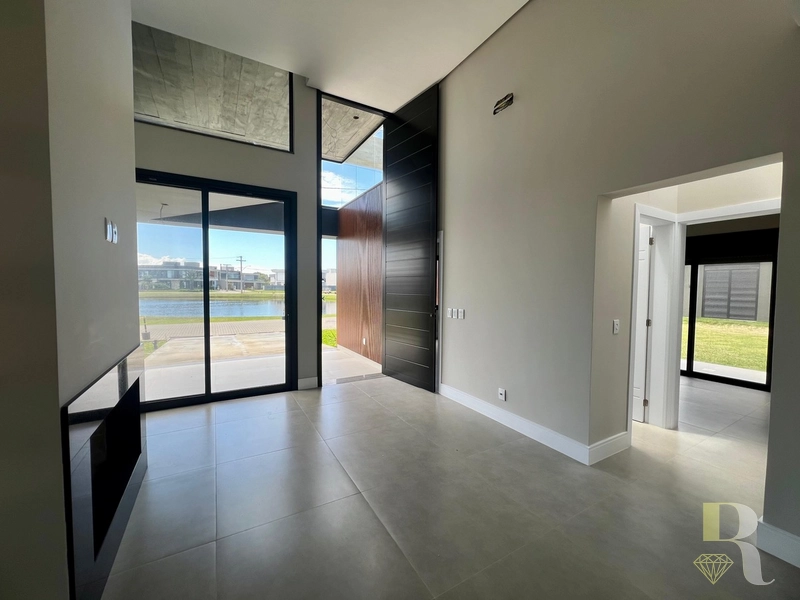 Casa térrea frente norte, vista ÚNICA para o lago!: 4ª foto da galeria de imagens do imóvel