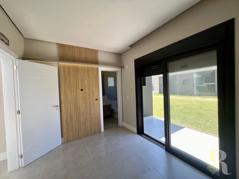 Casa térrea frente norte, vista ÚNICA para o lago!: 15ª foto da galeria de imagens do imóvel