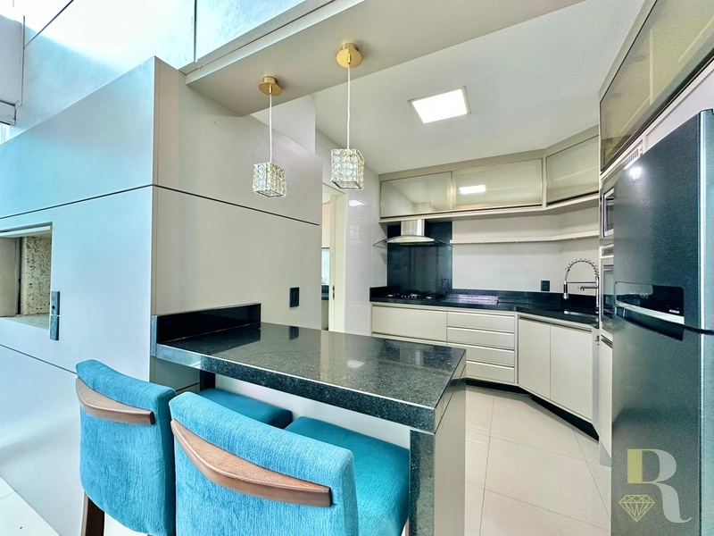 Venda de apartamento – Esquina e a apenas uma quadra do mar: 10ª foto da galeria de imagens do imóvel