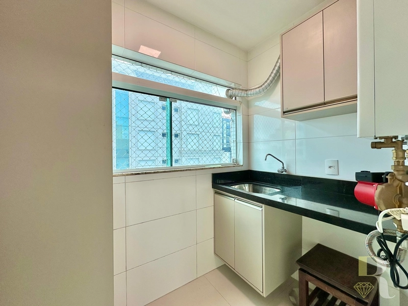 Venda de apartamento – Esquina e a apenas uma quadra do mar: 22ª foto da galeria de imagens do imóvel