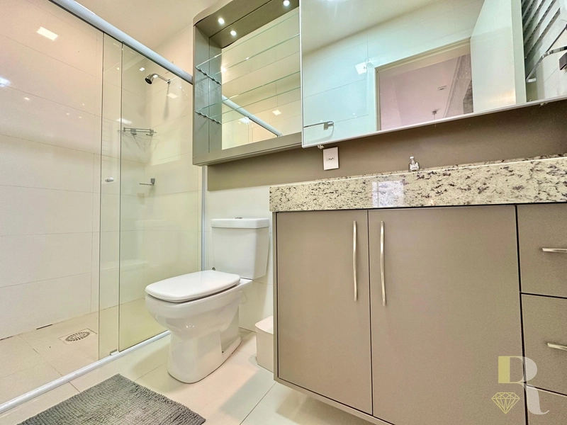 Venda de apartamento – Esquina e a apenas uma quadra do mar: 19ª foto da galeria de imagens do imóvel