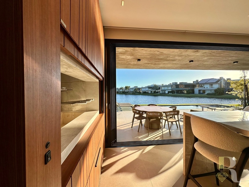 Viva o privilégio de morar com estilo a beira lago no Enseada: 12ª foto da galeria de imagens do imóvel