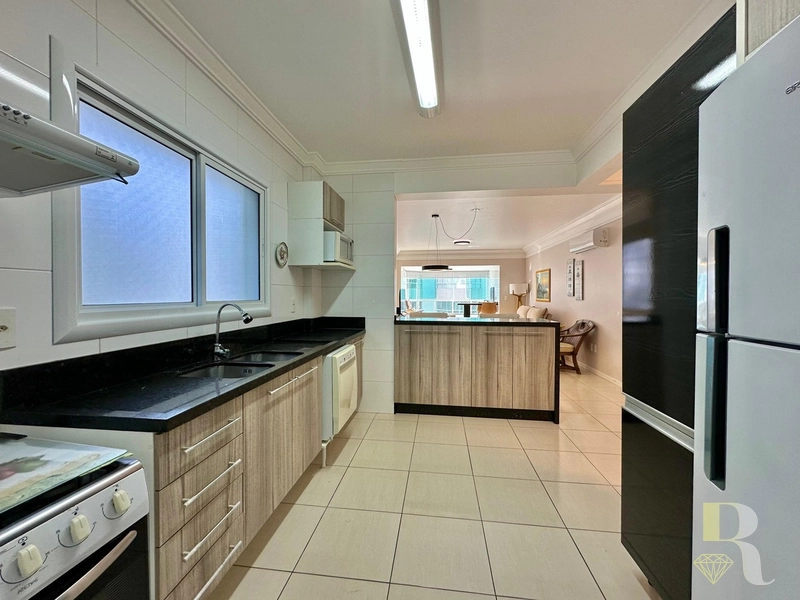 APARTAMENTO À VENDA – COM VISTA PARA O MAR: 7ª foto da galeria de imagens do imóvel