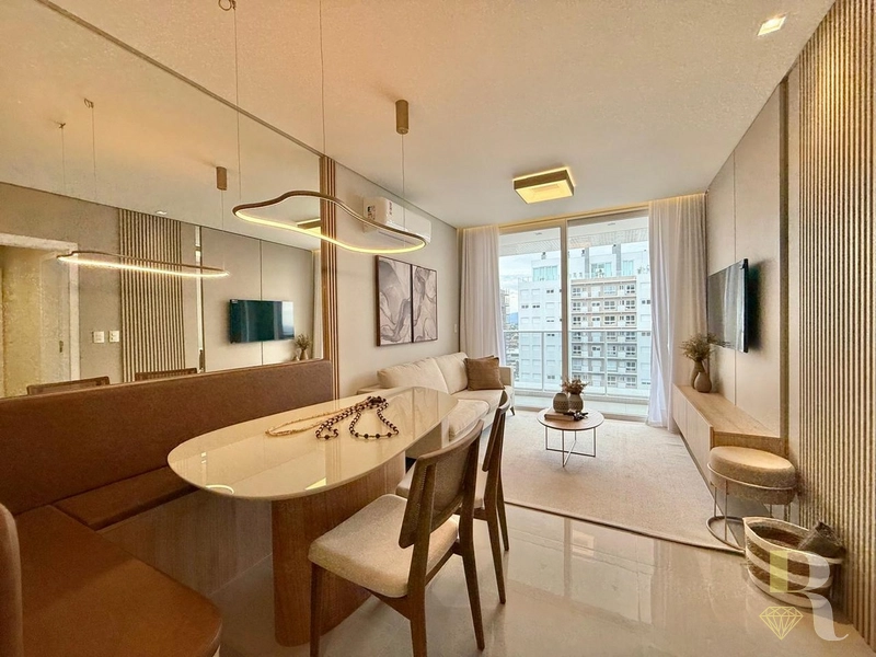 Apartamento 2 Dormitórios (1 Suíte) Mobiliado e Decorado: 1ª foto da galeria de imagens do imóvel