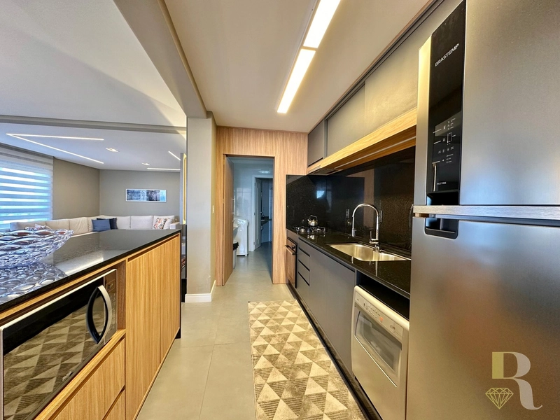 AMPLO APARTAMENTO DE FRENTE PARA O MAR, COM VISTA LIBERADA PARA O MAR: 11ª foto da galeria de imagens do imóvel