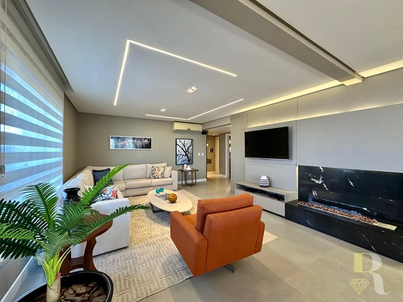 AMPLO APARTAMENTO DE FRENTE PARA O MAR, COM VISTA LIBERADA PARA O MAR: 2ª foto da galeria de imagens do imóvel