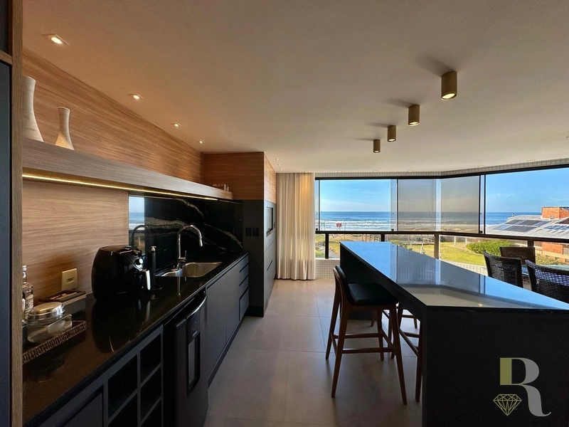AMPLO APARTAMENTO DE FRENTE PARA O MAR, COM VISTA LIBERADA PARA O MAR: 20ª foto da galeria de imagens do imóvel