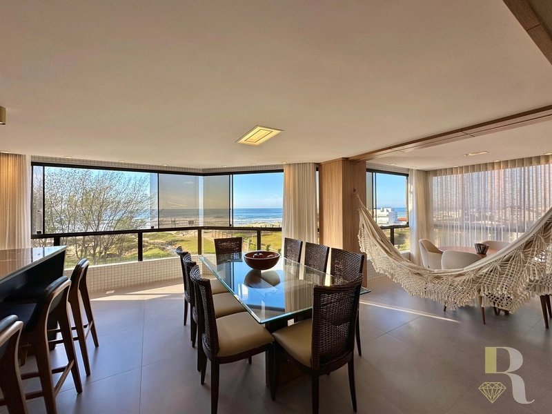 AMPLO APARTAMENTO DE FRENTE PARA O MAR, COM VISTA LIBERADA PARA O MAR: 3ª foto da galeria de imagens do imóvel