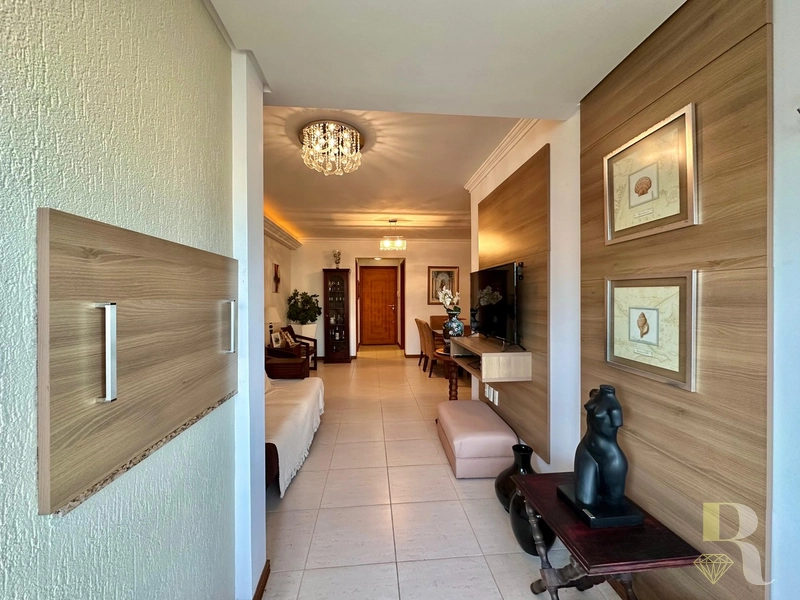 AMPLO APARTAMENTO DE FRENTE – VISTA DEFINIDA PARA A SERRA: 12ª foto da galeria de imagens do imóvel