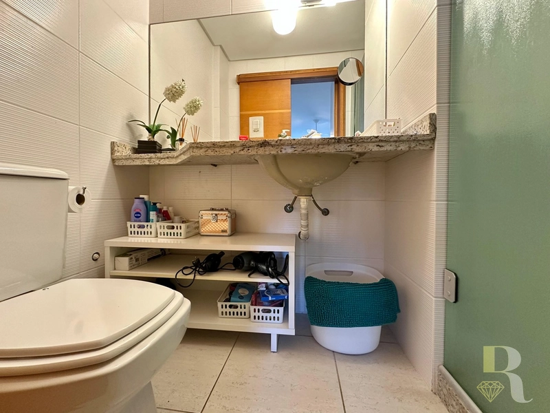 AMPLO APARTAMENTO DE FRENTE – VISTA DEFINIDA PARA A SERRA: 10ª foto da galeria de imagens do imóvel