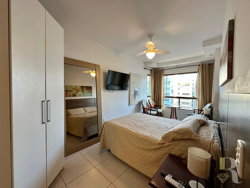 AMPLO APARTAMENTO DE FRENTE – VISTA DEFINIDA PARA A SERRA: 8ª foto da galeria de imagens do imóvel