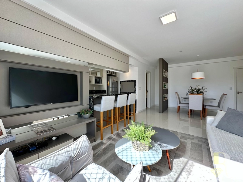Excelente Apartamento Frente Praça Tiaraju em Capão da Canoa: 2ª foto da galeria de imagens do imóvel
