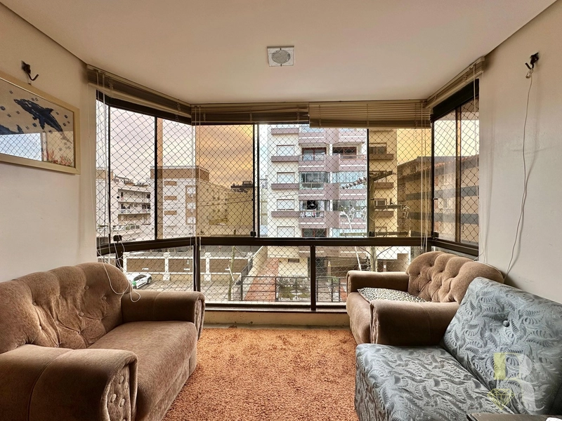Apartamento Mobiliado com Sacada e Dependência de Empregada: 2ª foto da galeria de imagens do imóvel