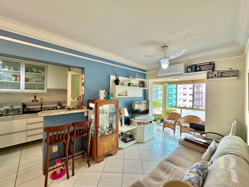 Oportunidade: Apartamento Mobiliado com Sacada de Frente: 2ª foto da galeria de imagens do imóvel