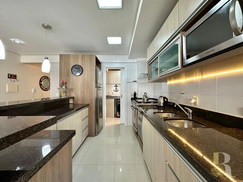 APARTAMENTO À VENDA – INFRA COMPLETA E VISTA PARA O MAR: 6ª foto da galeria de imagens do imóvel