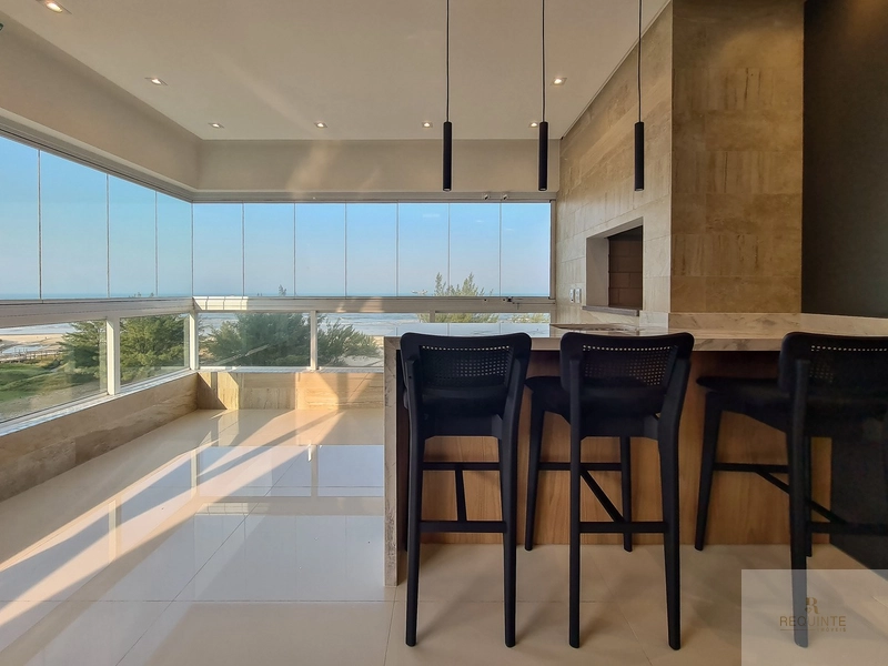 Apartamento 3 dormitórios beira mar: 1ª foto da galeria de imagens do imóvel