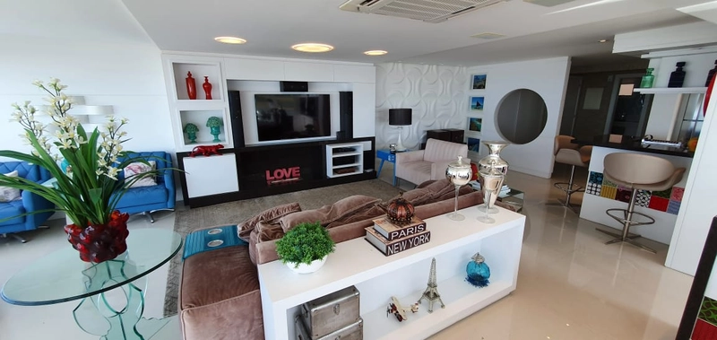 Amplo apartamento com 4 dormitórios na beira mar: 12ª foto da galeria de imagens do imóvel