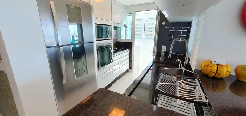 Amplo apartamento com 4 dormitórios na beira mar: 14ª foto da galeria de imagens do imóvel