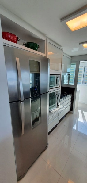 Amplo apartamento com 4 dormitórios na beira mar: 15ª foto da galeria de imagens do imóvel