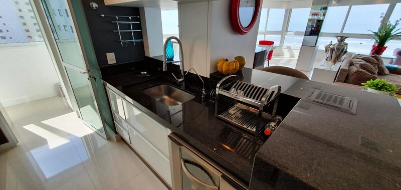 Amplo apartamento com 4 dormitórios na beira mar: 16ª foto da galeria de imagens do imóvel
