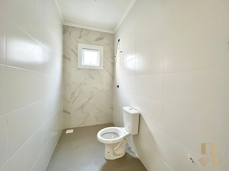 Casa em Avenida próxima ao mar: 18ª foto da galeria de imagens do imóvel