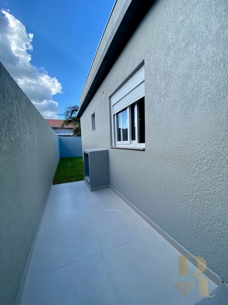 Casa em Avenida próxima ao mar: 8ª foto da galeria de imagens do imóvel