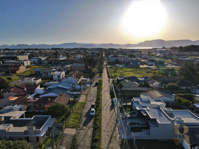 Casa em Avenida próxima ao mar: 12ª foto da galeria de imagens do imóvel