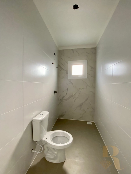 Casa em Avenida próxima ao mar: 4ª foto da galeria de imagens do imóvel