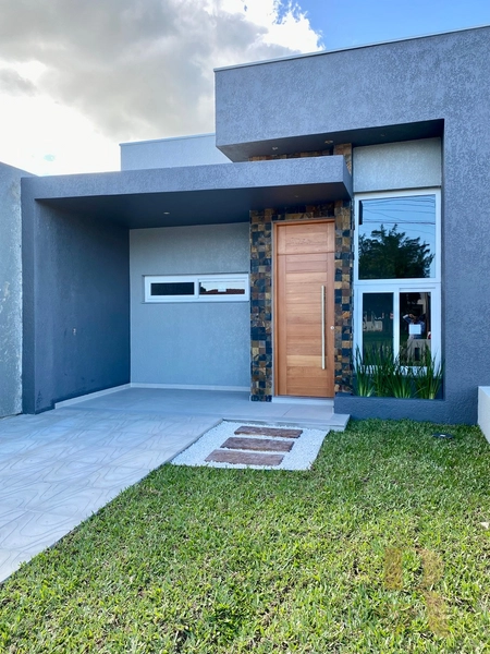 Casa em Avenida próxima ao mar: 1ª foto da galeria de imagens do imóvel