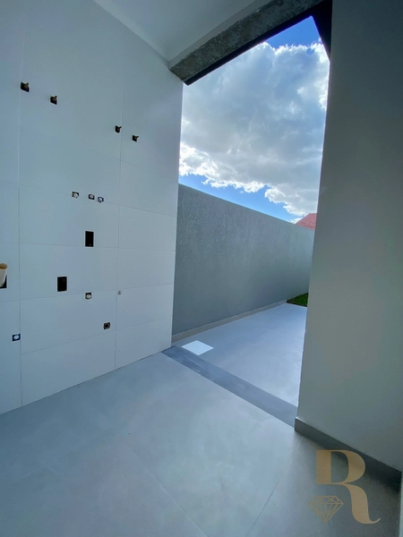 Casa em Avenida próxima ao mar: 7ª foto da galeria de imagens do imóvel