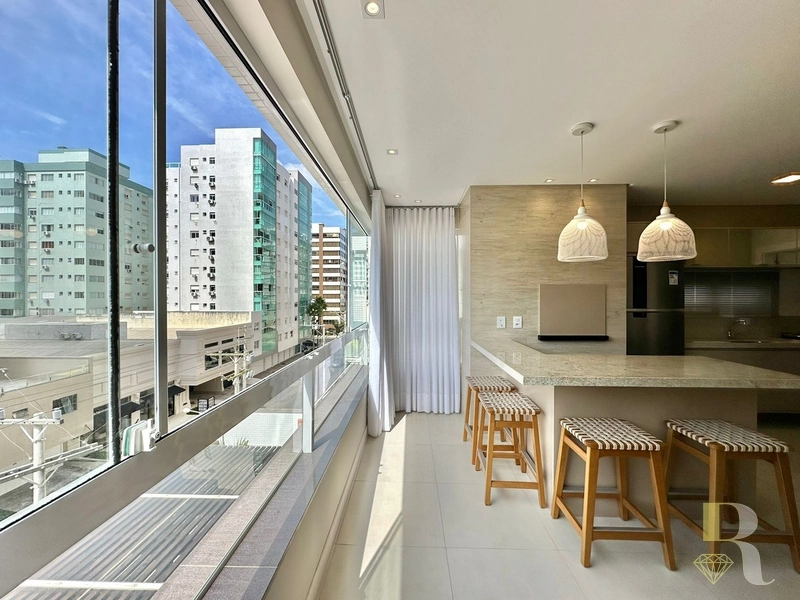 LUXUOSO E ACONCHEGANTE: 1ª foto da galeria de imagens do imóvel