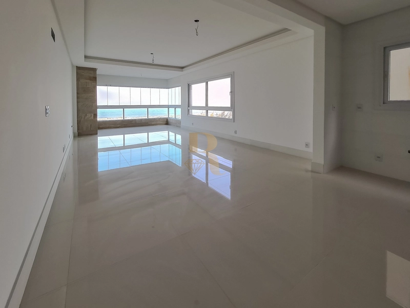 Apartamento 3 dormitórios beira mar: 2ª foto da galeria de imagens do imóvel