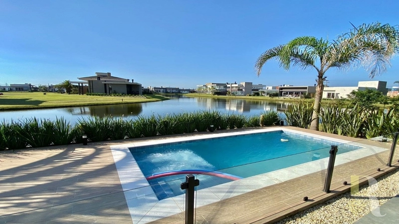 Excelente Sobrado Beira Lago Cond Riviera: 10ª foto da galeria de imagens do imóvel