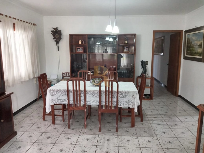 Maravilhosa Casa de Bairro 04 Dormitórios: 3ª foto da galeria de imagens do imóvel