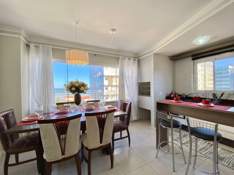 Apartamento de 2 dormitórios de frente com VISTA MAR: 3ª foto da galeria de imagens do imóvel