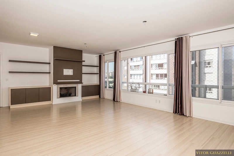 Apartamento 4 suítes 3 vagas indiv. no GP Eucaliptos Menino Deus