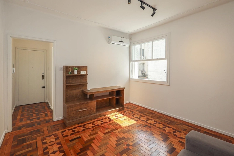 Apartamento Reformado 2 dormitórios no bairro Centro Histórico: 7ª foto da galeria de imagens do imóvel