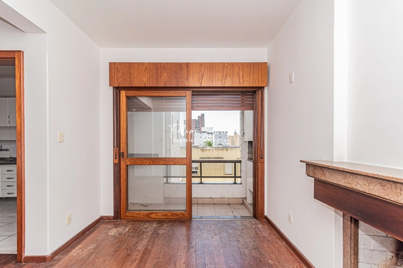 Apartamento no centro, amplo, 2 dormitórios e sacada com churrasqueira: 7ª foto da galeria de imagens do imóvel